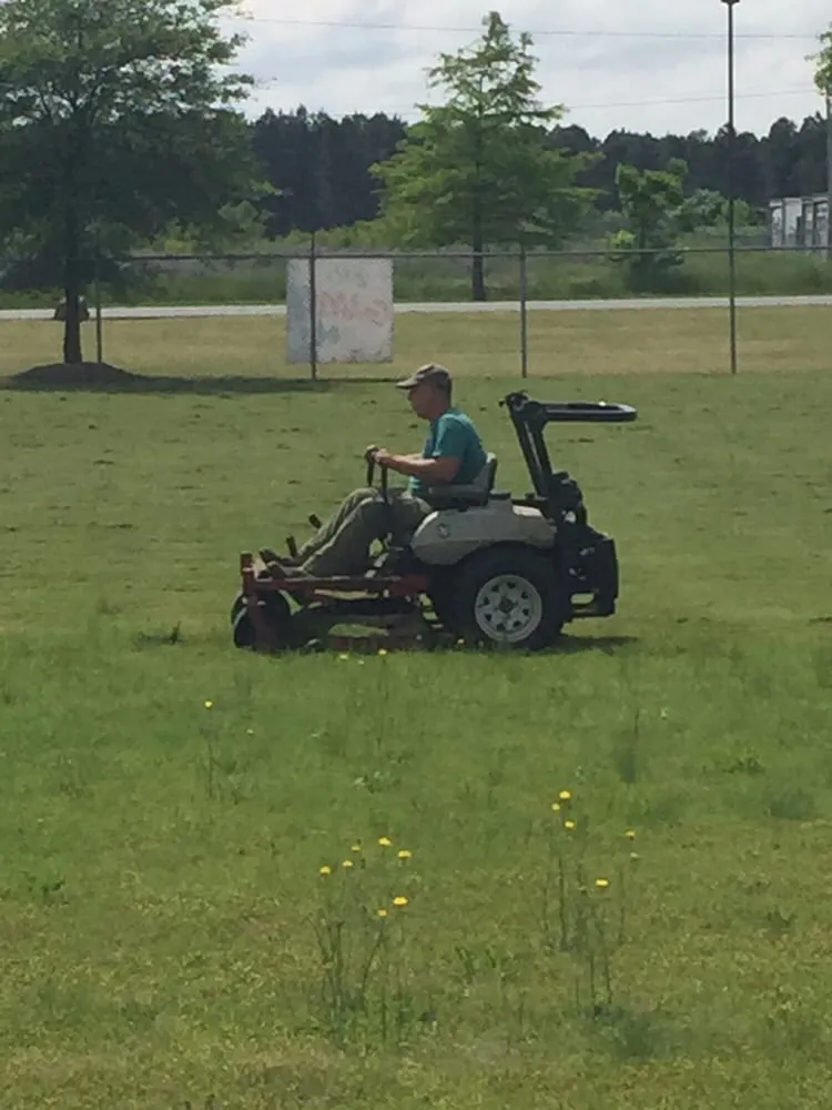 Local residential landscaping experts serving Cabot, AR - Mow-N-Grow Lawn Service & Landscaping