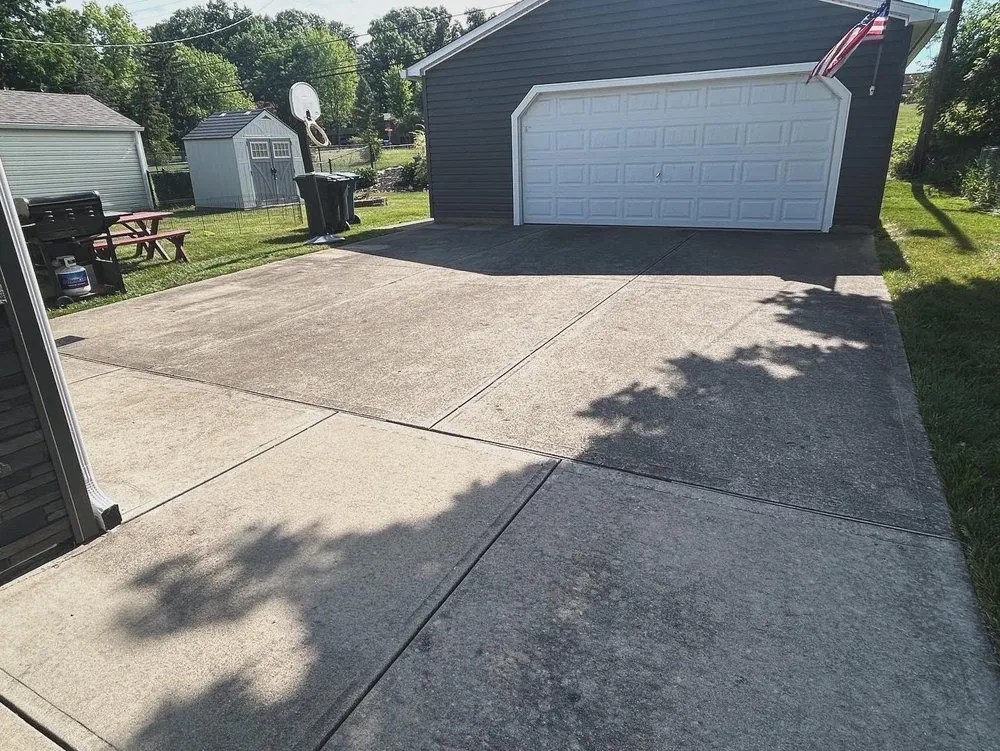 Reliable lawn care service experts serving Dayton, OH - Mow Pressure