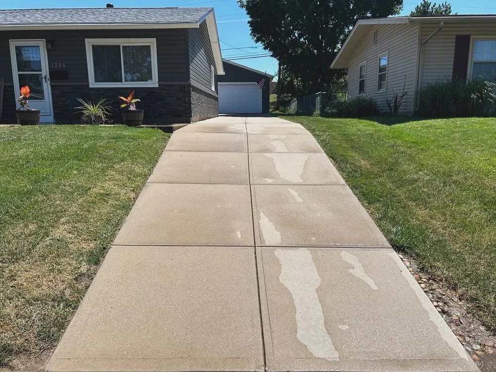 Affordable residential landscaping in Dayton, OH - Mow Pressure