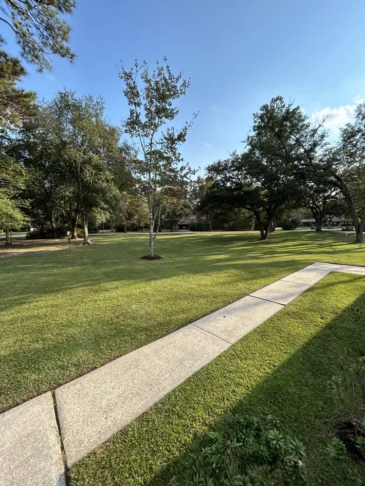 Top-rated lawn mowing service experts serving Slidell, LA - MOW-PRO Landscaping & Maintenance