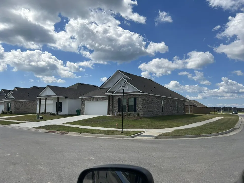 Local garden landscaping for beautiful yards in Slidell, LA by MOW-PRO Landscaping & Maintenance