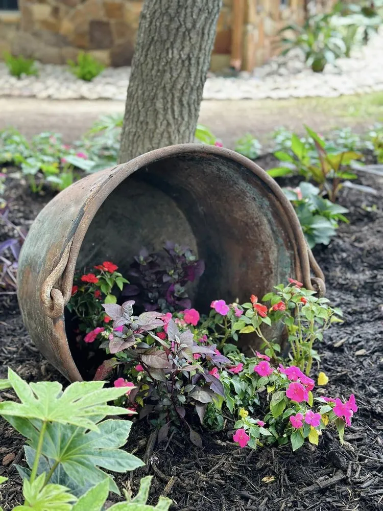 Top-rated lawn mowing service in Ennis, TX by Mow Pro's