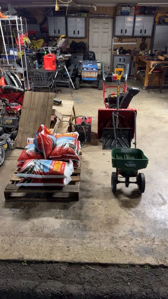 Top-rated lawn mowing service in Lexington-Fayette, KY - Mow Pros Lawn Care