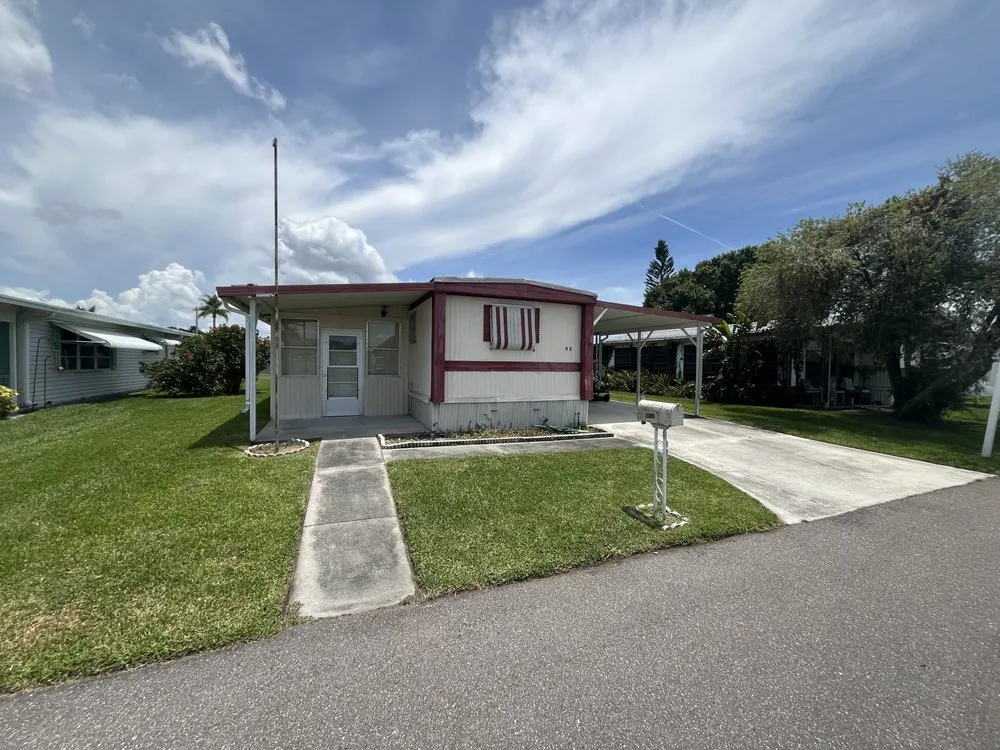 Reliable garden landscaping near you in Okeechobee, FL by Mow Pros Lawn Care