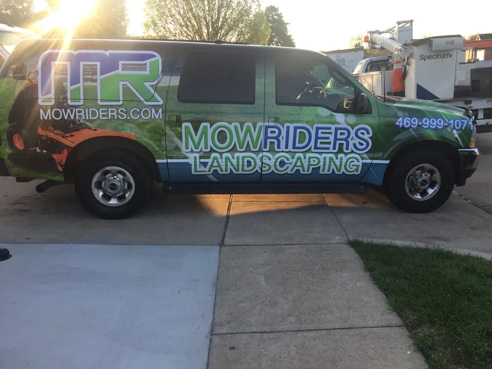 Expert garden landscaping in Midlothian, TX - Mow Riders Landscaping