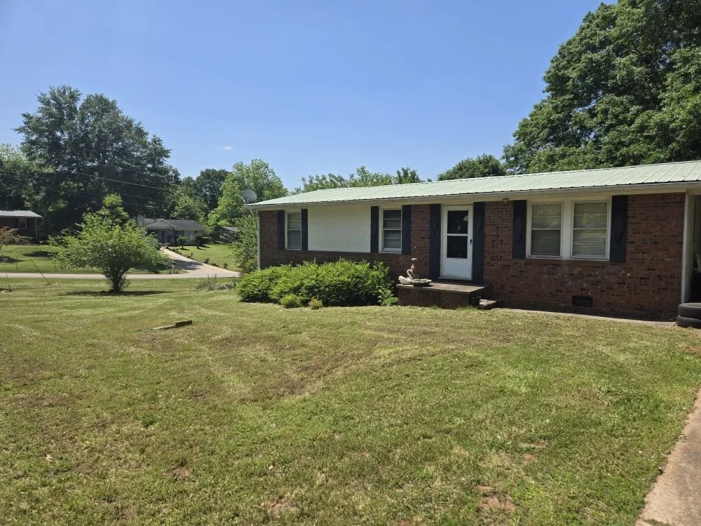 Reliable garden landscaping in Gainesville, GA by Mow Time