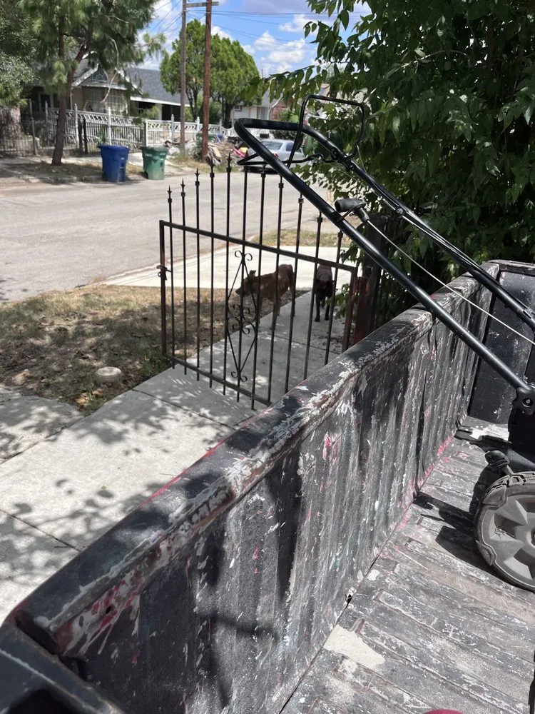 Reliable yard cleanup service with custom design across Somerset, TX - Mow Time