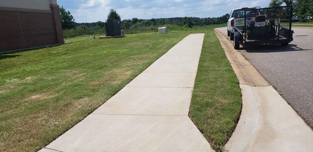 Professional landscaping services experts serving Villa Rica, GA - Mow-Town Hustler Lawn Service