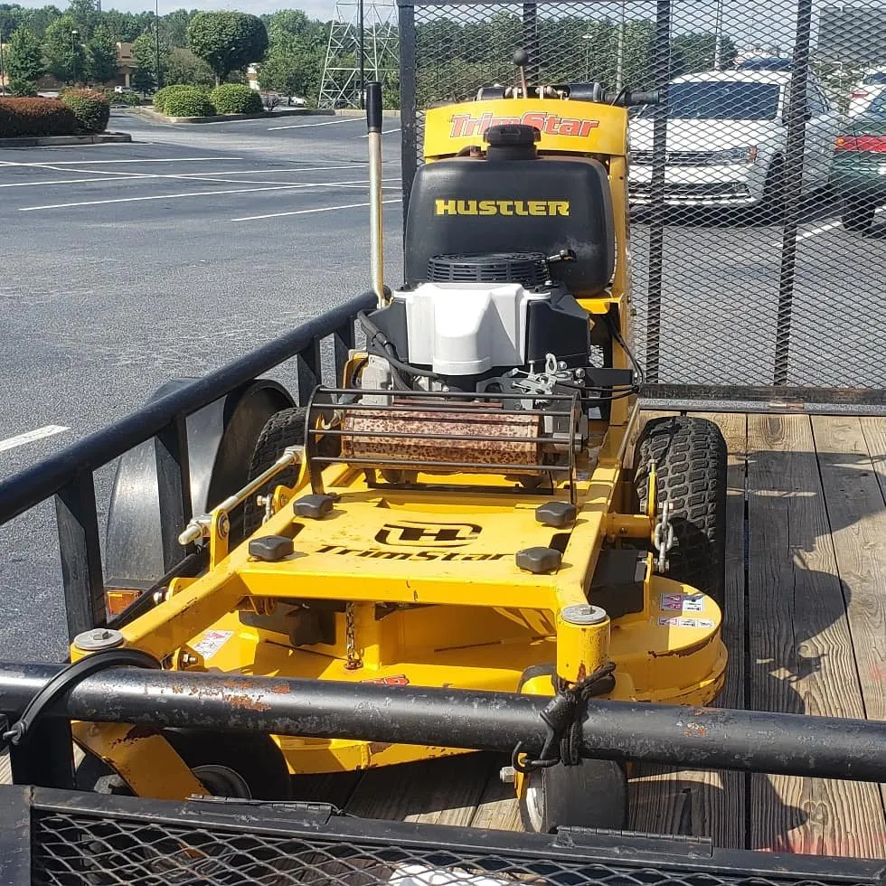 Local lawn care service experts serving Villa Rica, GA - Mow-Town Hustler Lawn Service
