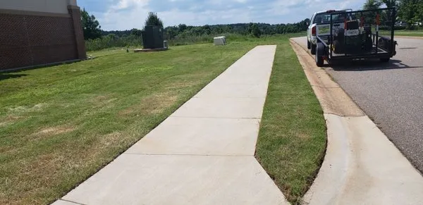 Mow-Town Hustler Lawn Service