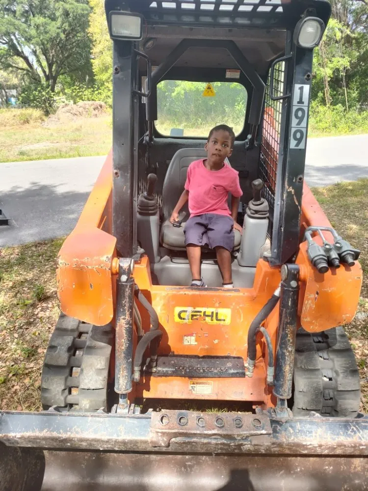 Professional yard cleanup service in Dade City, FL - Mowandfleet Express Service