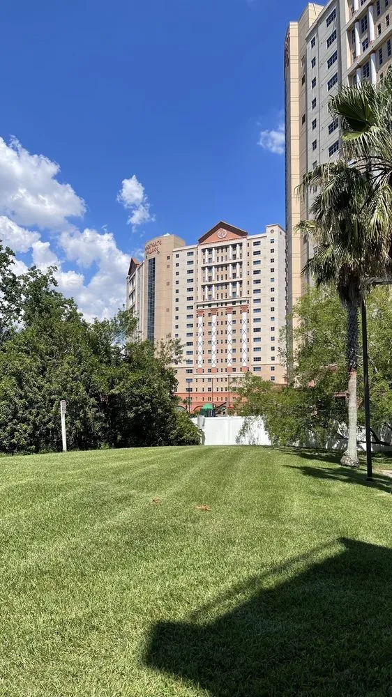 Trusted lawn mowing service in Orlando, FL - Mower Men