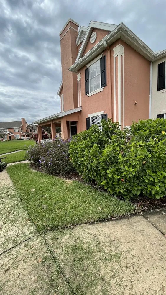 Reliable lawn mowing service for residential properties across Orlando, FL - Mower Men