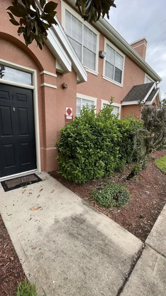 Expert yard maintenance for beautiful yards in Orlando, FL by Mower Men