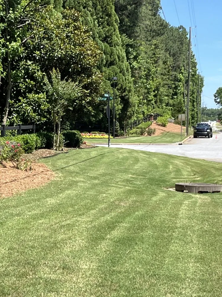 Expert lawn mowing service experts serving Riverdale, GA - MowGoatz lawn service