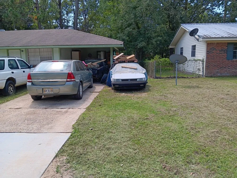 Local yard maintenance in Ocean Springs, MS by Mowing Game
