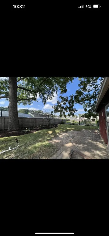 Reliable outdoor landscaping experts serving Saint Louis, MO - Mowing Miles