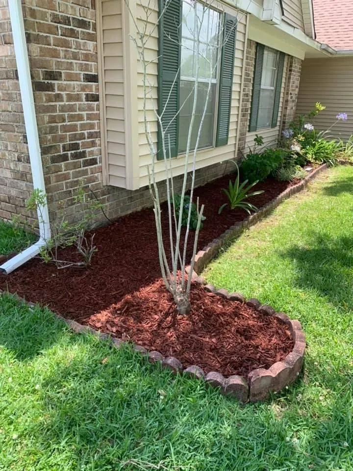 Top-rated landscape design for beautiful yards in Slidell, LA by Mowjeaux Lawn & Garden