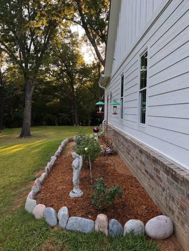 Affordable garden landscaping for homes in Fort Worth, TX by MowJo Lawn Care