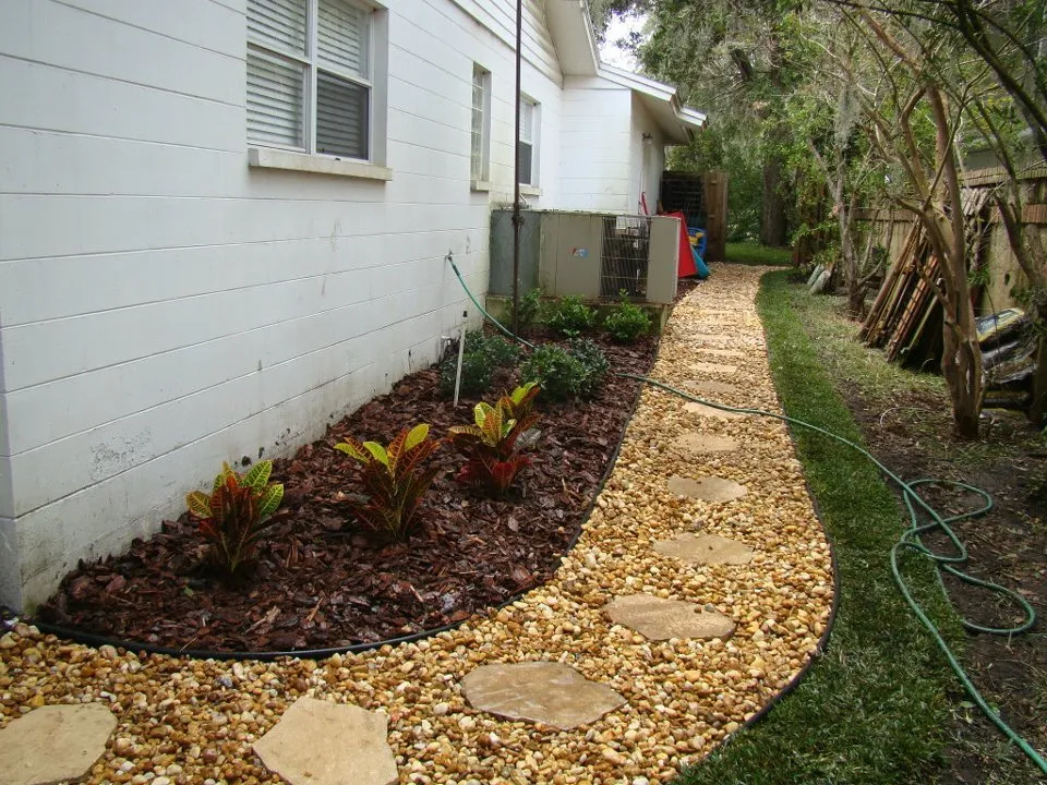 Custom lawn care service experts serving Land O Lakes, FL - Mow'n By Bowen