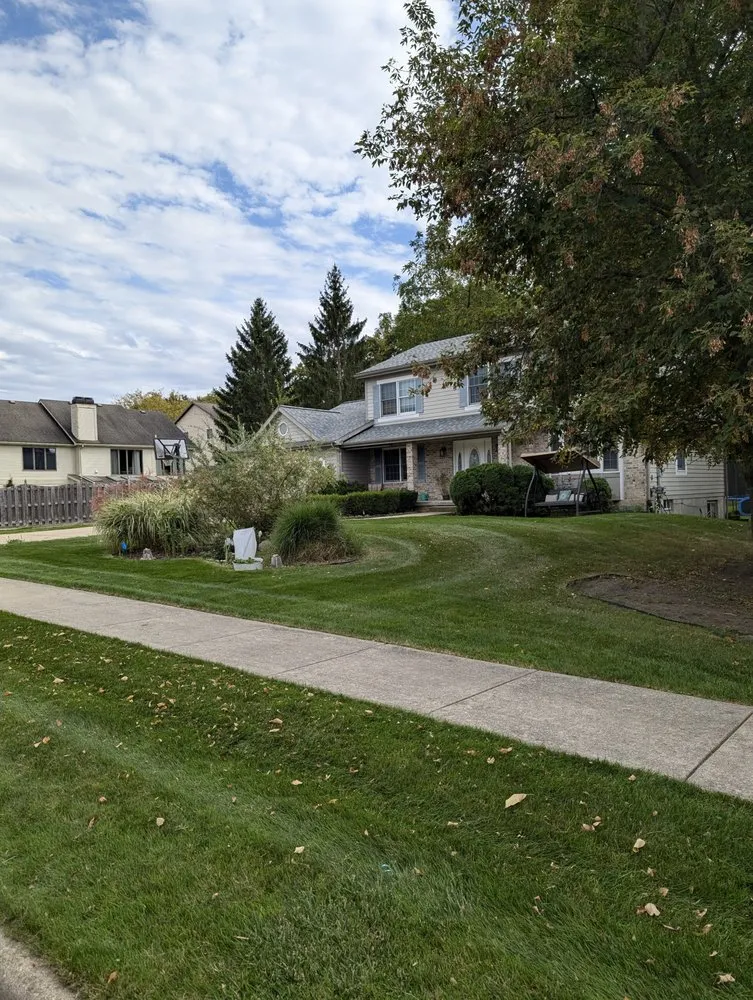 Professional lawn mowing service in Lansing, MI - MowPros Maintenance