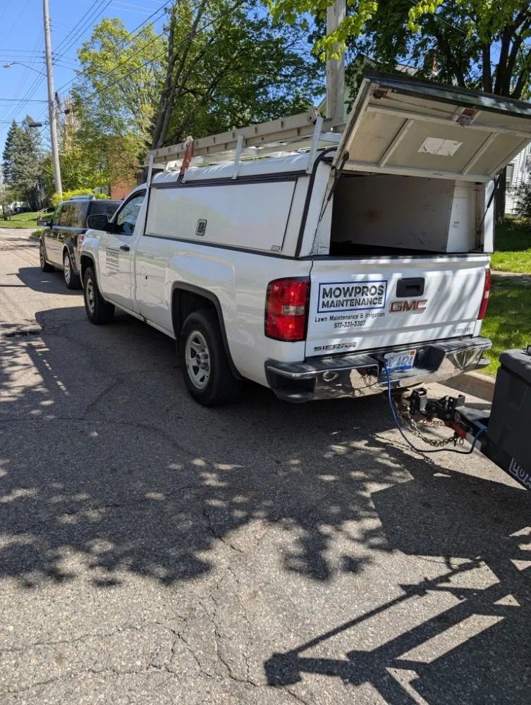 Trusted landscaping services experts serving Lansing, MI - MowPros Maintenance