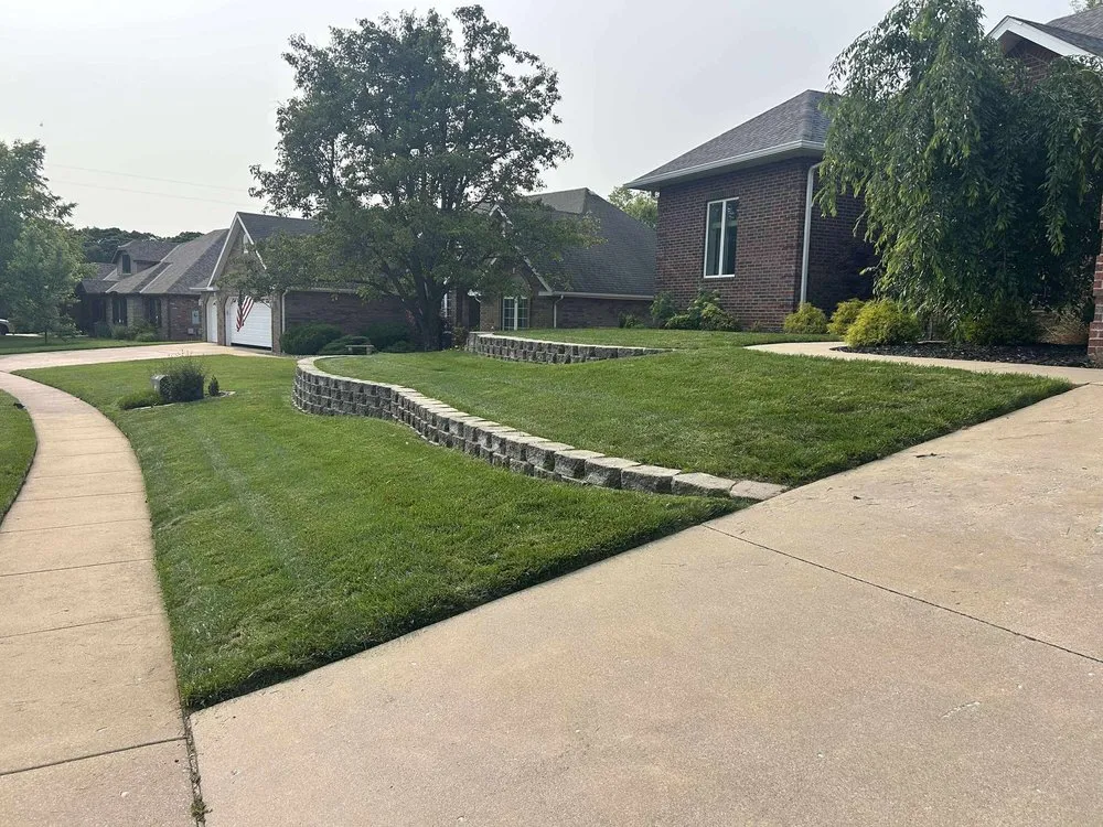 Reliable garden landscaping for year-round maintenance in Republic, MO by Mowraculous