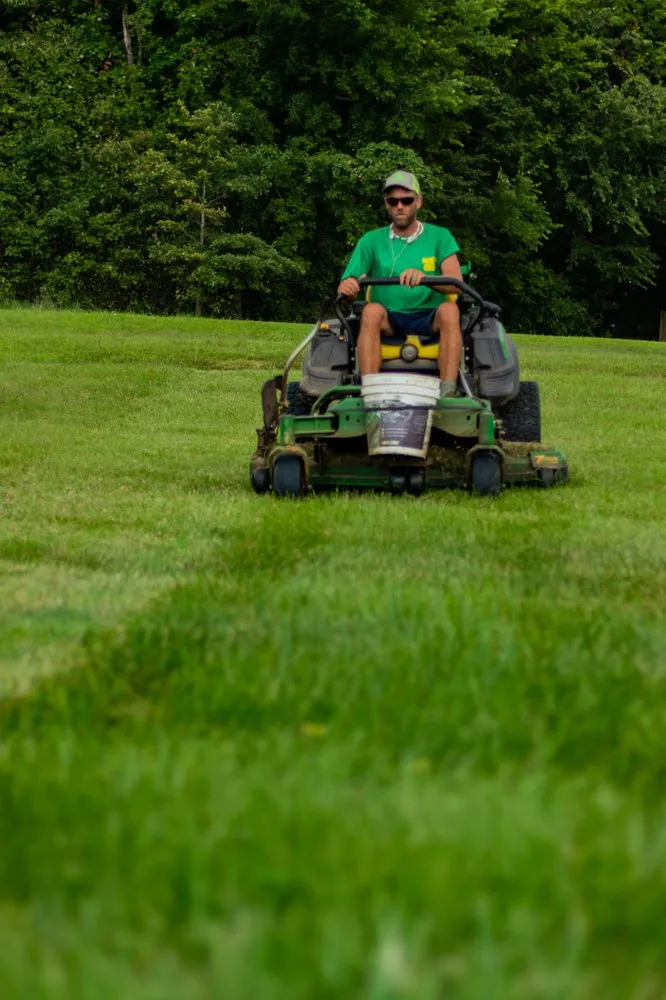 Custom landscaping services experts serving Clarksville, TN - MowTime