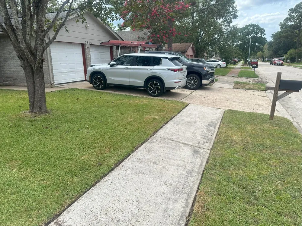 Professional lawn mowing service in Humble, TX - Mowtivated Lawn Care