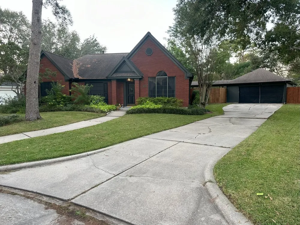 Custom yard cleanup service experts serving Humble, TX - Mowtivated Lawn Care