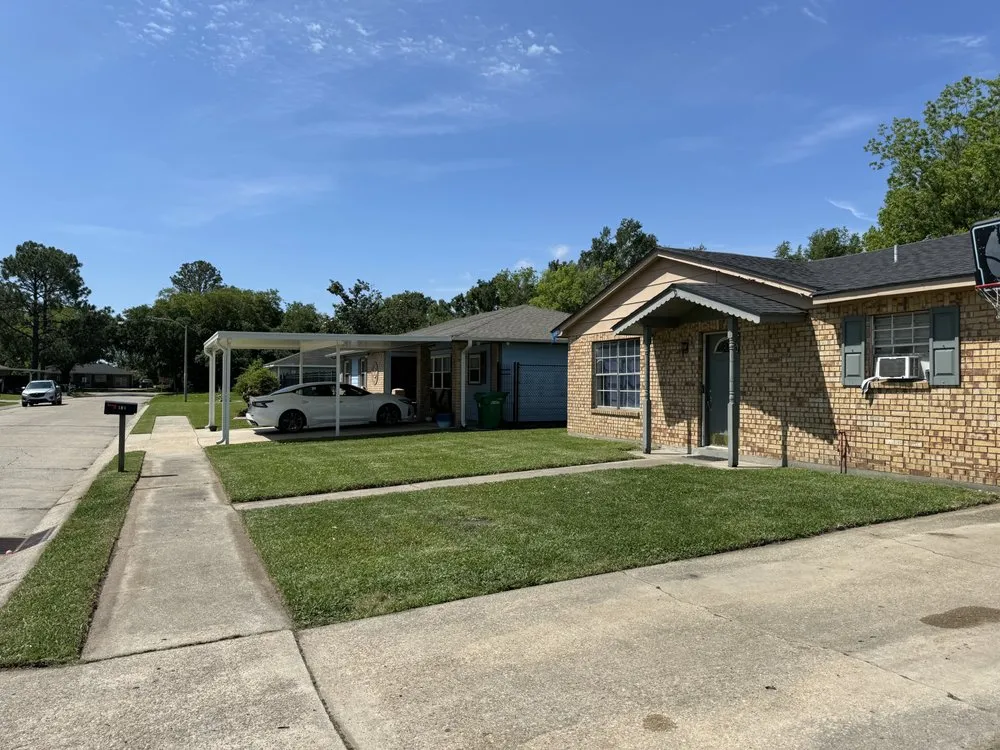 Expert lawn care service in Laplace, LA by MOwtivated Lawn Pros