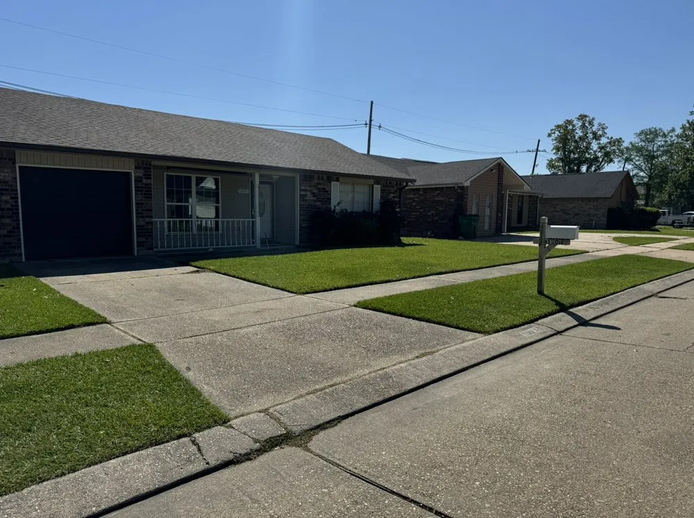 Affordable residential landscaping for year-round maintenance in Laplace, LA by MOwtivated Lawn Pros