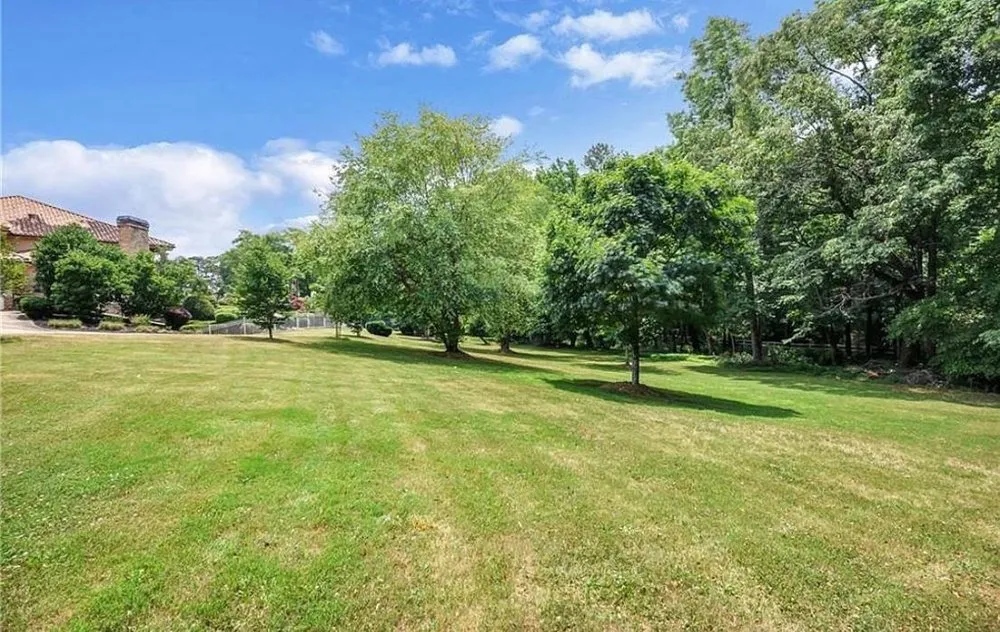 Local outdoor landscaping experts serving Powder Springs, GA - Mowtown Lawn Care