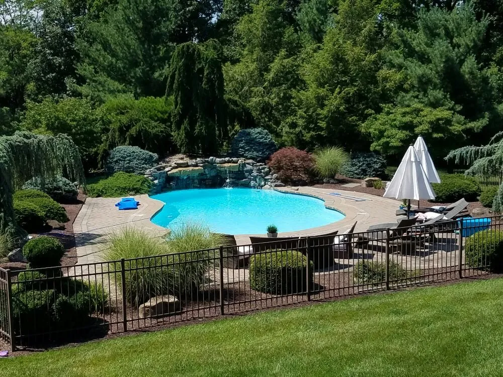 Affordable garden landscaping in Farmington, AR by Mowtown Lawns