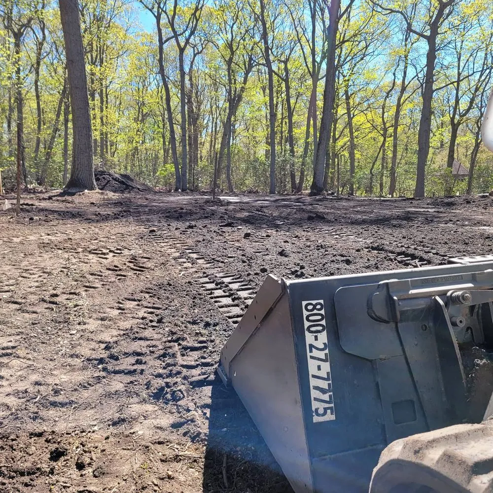 Custom yard cleanup service in Freeport, NY by Mowzilla Landscaping