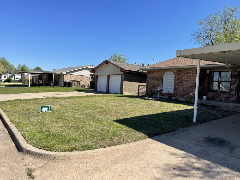 Top-rated outdoor landscaping experts serving Moore, OK - Mowzilla