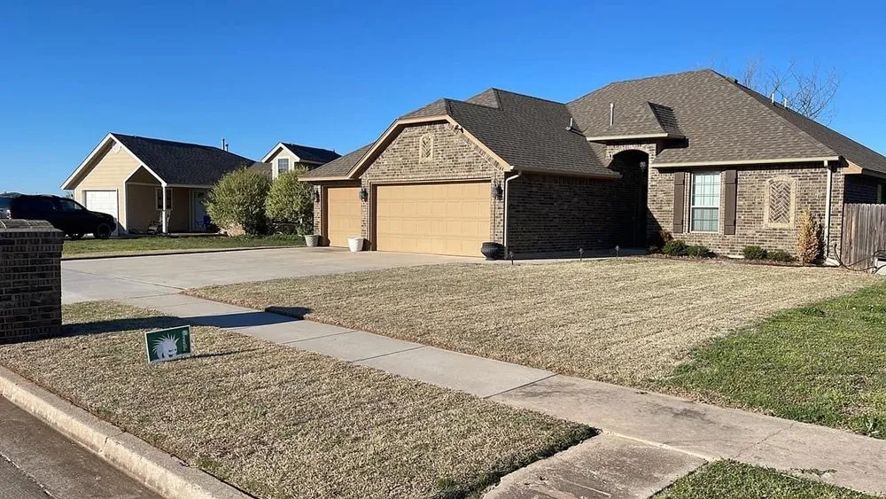 Custom lawn care service experts serving Moore, OK - Mowzilla