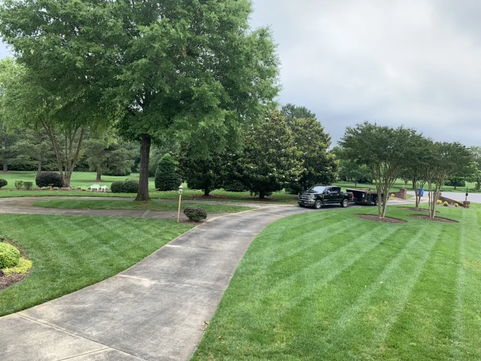 Reliable yard maintenance in Charlotte, NC by Moxthe Lawn Service