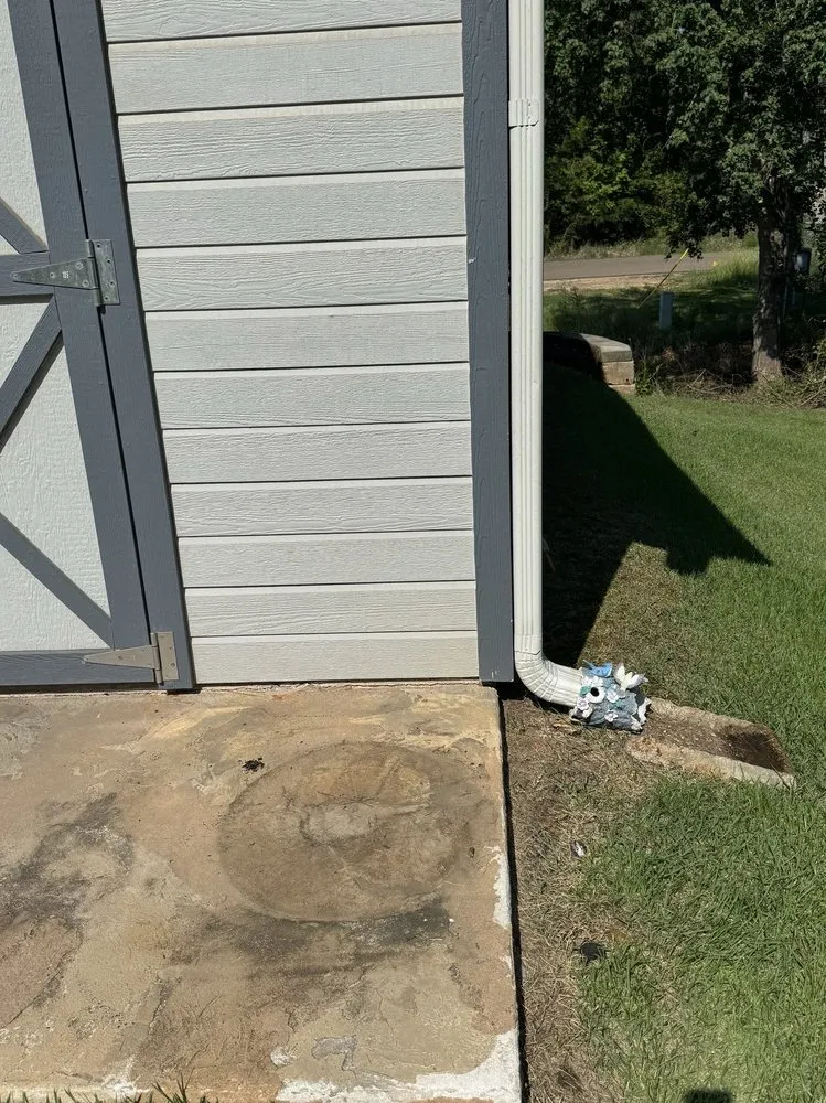 Professional yard cleanup service in Texarkana, AR - Moya's Mowin And Haulin