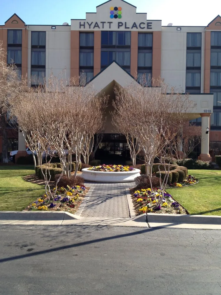 Top-rated outdoor landscaping in Oklahoma City, OK by Moyer Lawncare & Landscaping