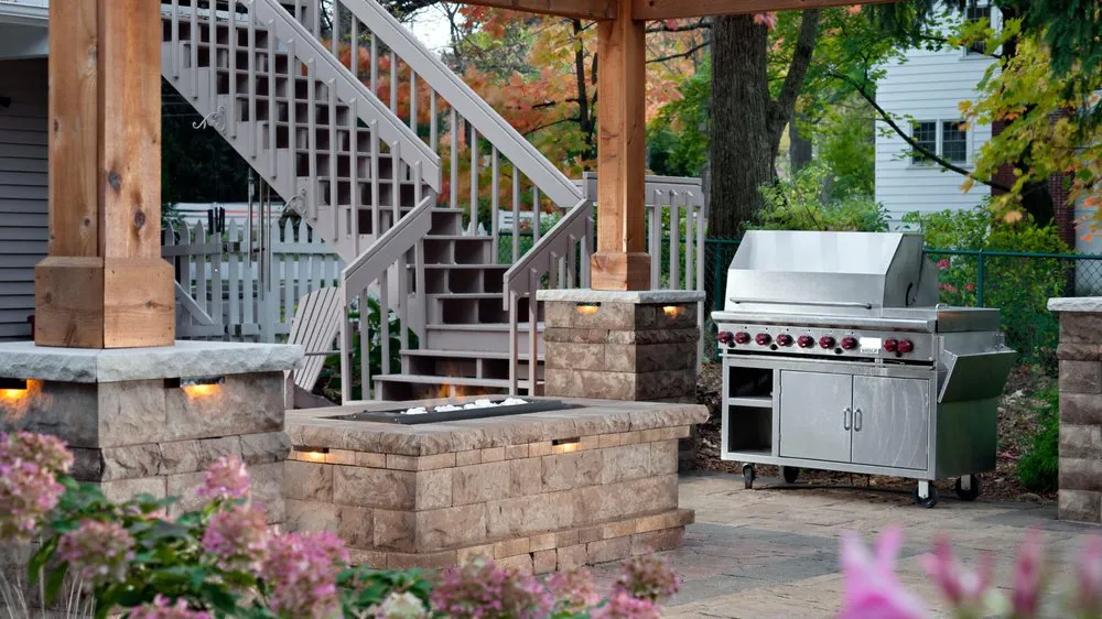 Local outdoor landscaping experts serving Stoughton, WI - Moyer's