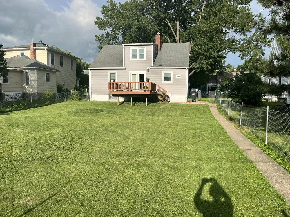 Local garden landscaping in Mount Pleasant, IA - Mp Mowing