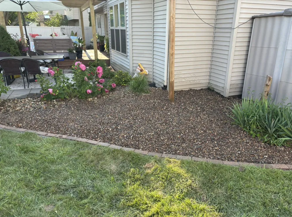 Professional outdoor landscaping in Peoria, IL by Mph Landscape Contractor