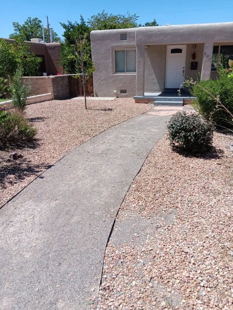Top-rated landscape design in Los Lunas, NM - Mr & Mrs Burdine's Helping Hands
