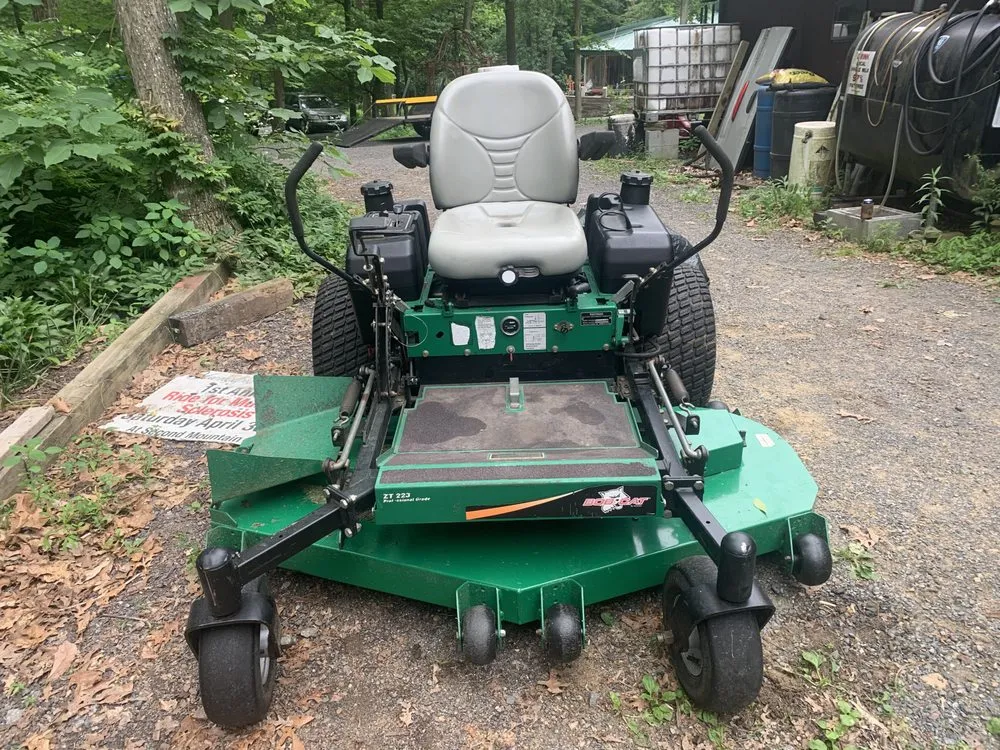 Custom garden landscaping in Bethel, PA by Mr & Mrs Landscaping