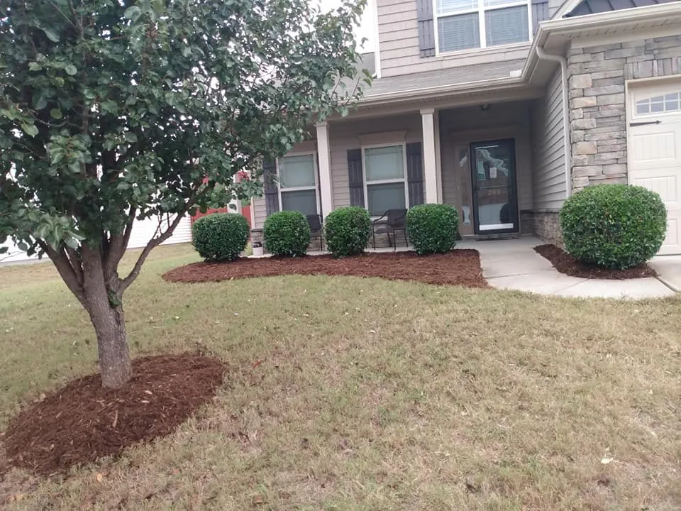 Custom lawn care service in Simpsonville, SC - Mr. & Mrs. Lawn Care