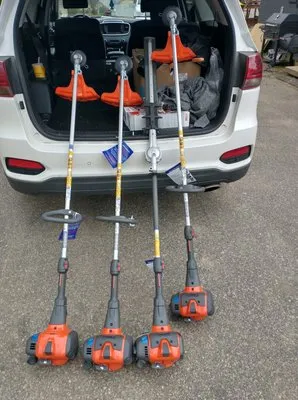 Mr. & Mrs. Lawn Care Logo