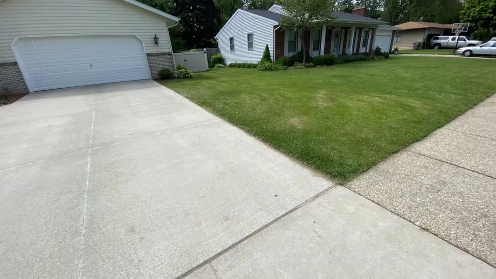 Top-rated garden landscaping with custom design in Grand Rapids, MI by Mr Aham