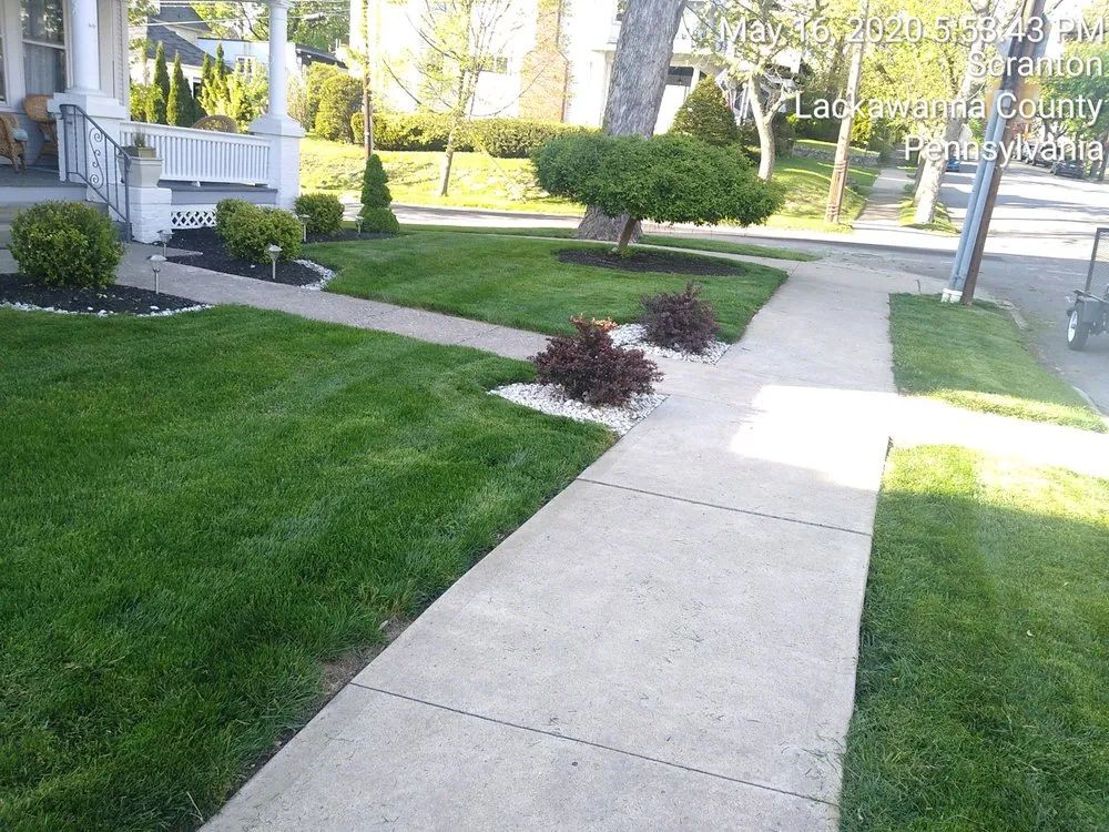 Top-rated garden landscaping in South Abington Township, PA by Mr. Bill & Son