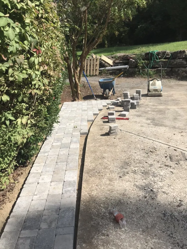 Professional yard maintenance for beautiful yards in Franklin, TN by Mr Chavez Landscaping